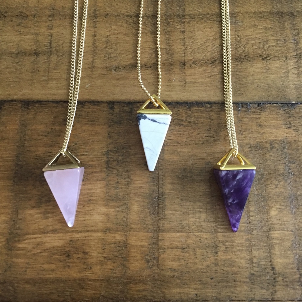 ❗️LAST❗️Quartz Crystal Pyramid Necklace - Picture 6 of 8